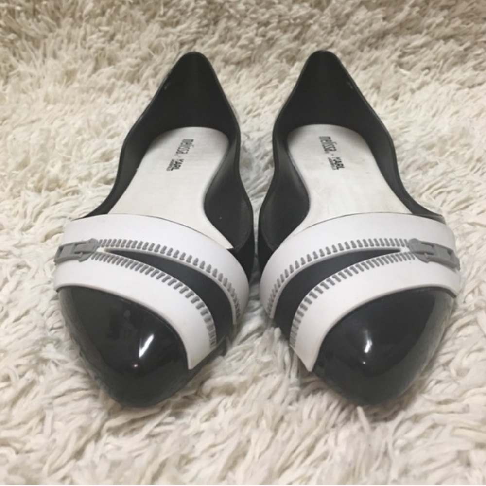 Melissa designed by Karl Lagrrfeld size 10 - Picture 2 of 4